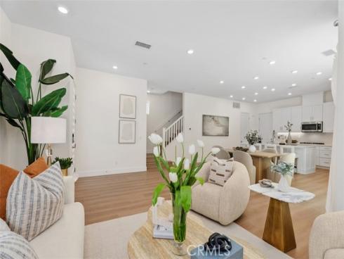 121 Bosal , Irvine, CA