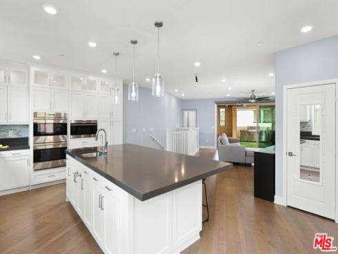 116 Catalyst , Irvine, CA