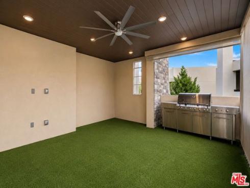 116 Catalyst , Irvine, CA