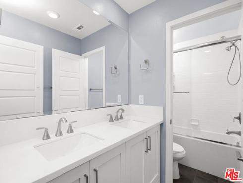 116 Catalyst , Irvine, CA