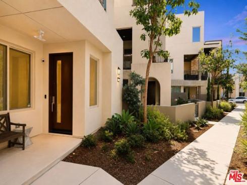116 Catalyst , Irvine, CA
