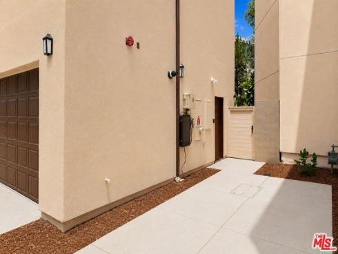 116 Catalyst , Irvine, CA
