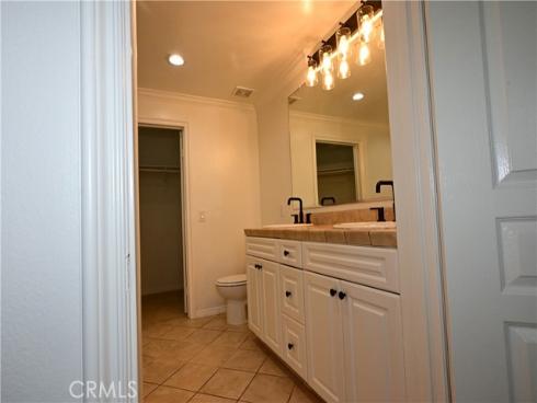 3450  Watermarke  , Irvine, CA