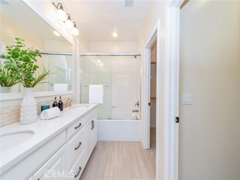 68 Rose Arch , Irvine, CA