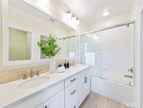 68 Rose Arch , Irvine, CA