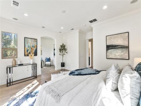 100 Alhambra , Irvine, CA