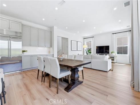 63 Longchamp , Irvine, CA