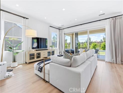 63 Longchamp , Irvine, CA