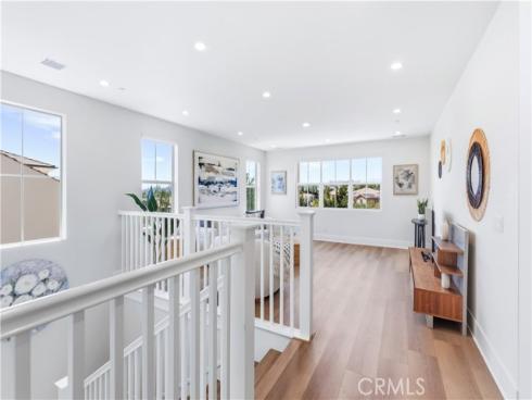 63 Longchamp , Irvine, CA