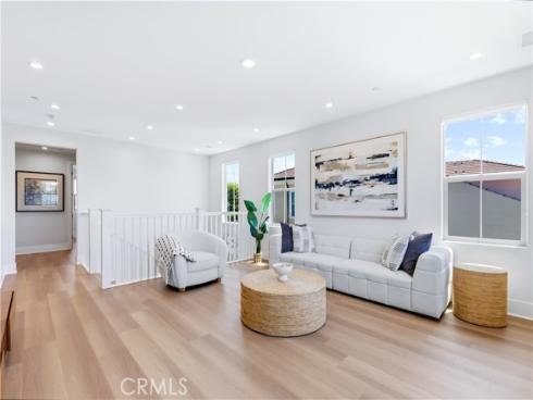 63 Longchamp , Irvine, CA