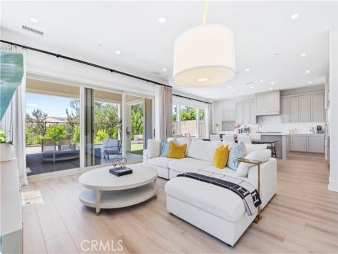 63 Longchamp , Irvine, CA
