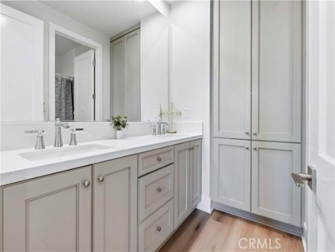 63 Longchamp , Irvine, CA