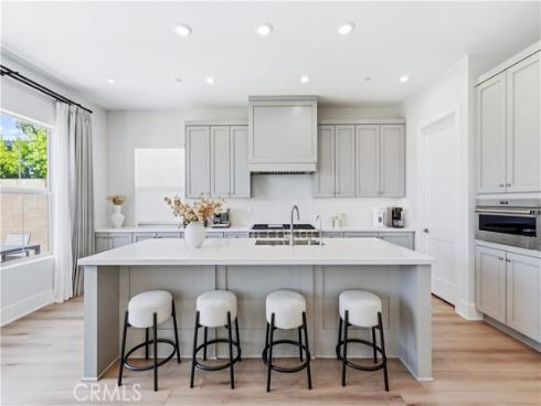 63 Longchamp , Irvine, CA