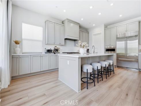 63 Longchamp , Irvine, CA