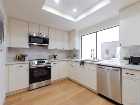 10 Morena 8 , Irvine, CA