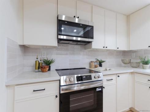 10 Morena 8 , Irvine, CA