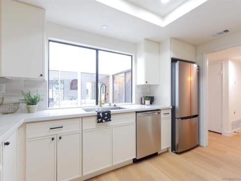 10 Morena 8 , Irvine, CA