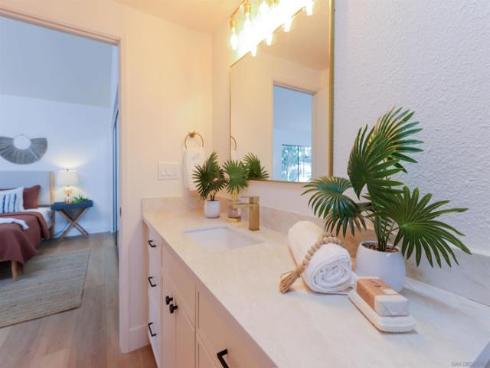 10 Morena 8 , Irvine, CA