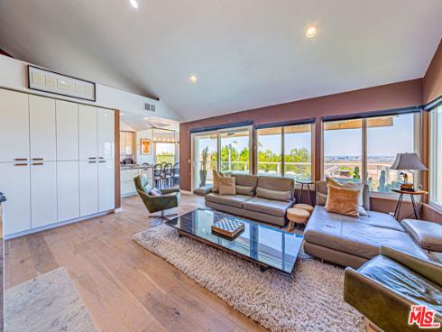 6 Sirius , Irvine, CA
