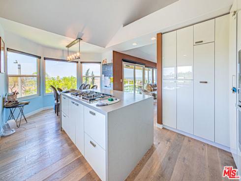 6 Sirius , Irvine, CA