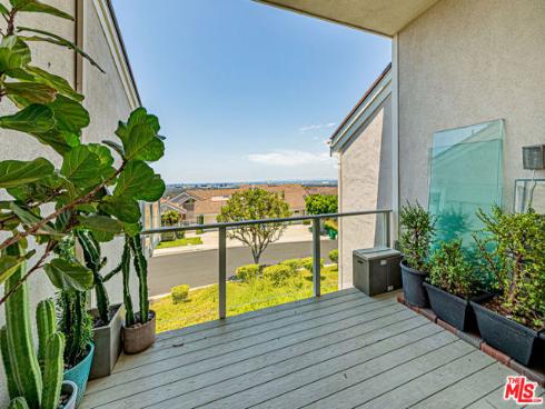 6 Sirius , Irvine, CA