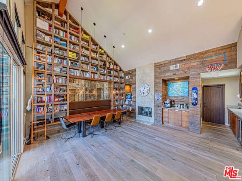 6 Sirius , Irvine, CA
