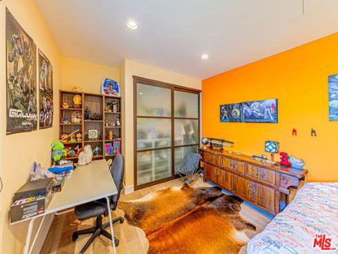 6 Sirius , Irvine, CA