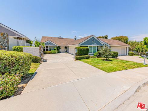 6 Sirius , Irvine, CA