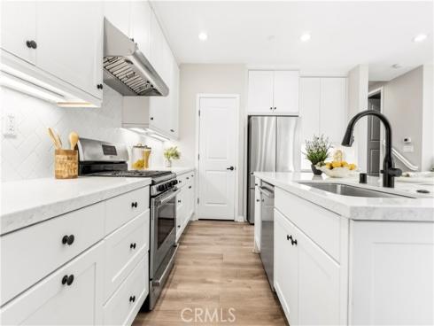 85 Kestrel , Irvine, CA
