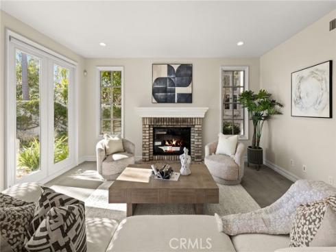 5 Chester , Irvine, CA