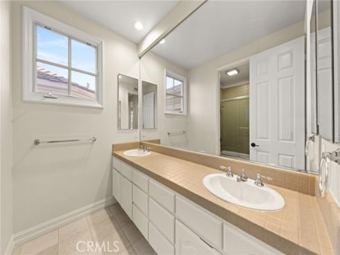 5 Chester , Irvine, CA