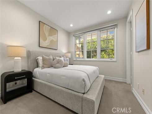 5 Chester , Irvine, CA