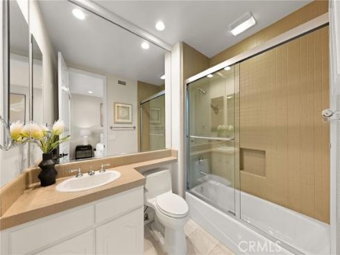 5 Chester , Irvine, CA