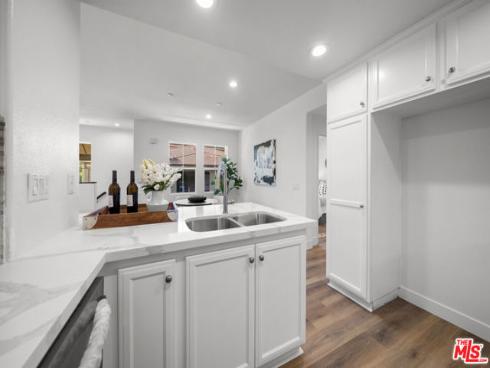 270 Lockford , Irvine, CA