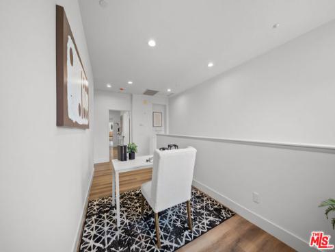 270 Lockford , Irvine, CA