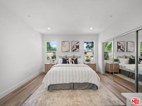 270 Lockford , Irvine, CA