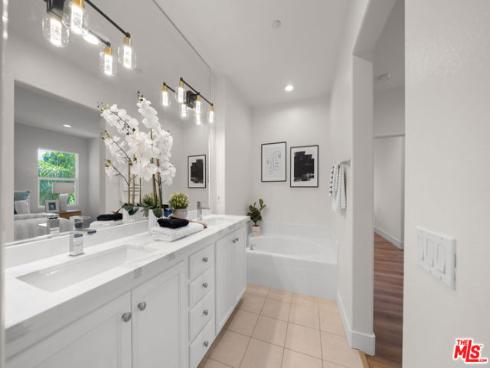 270 Lockford , Irvine, CA