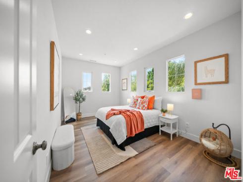 270 Lockford , Irvine, CA