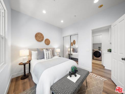 270 Lockford , Irvine, CA