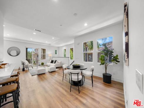 270 Lockford , Irvine, CA