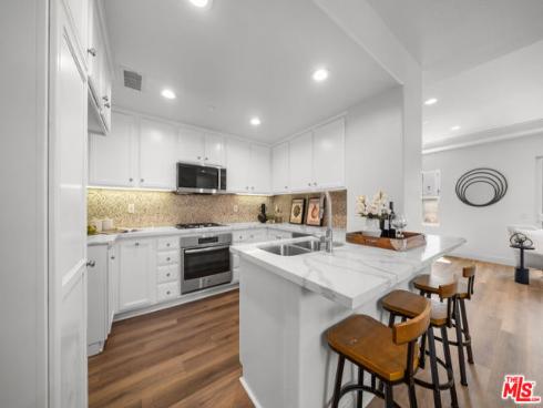 270 Lockford , Irvine, CA