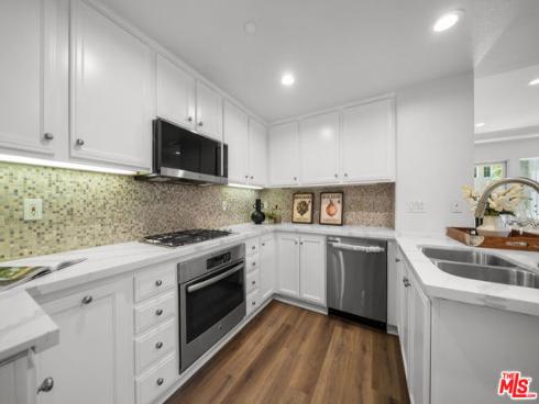 270 Lockford , Irvine, CA