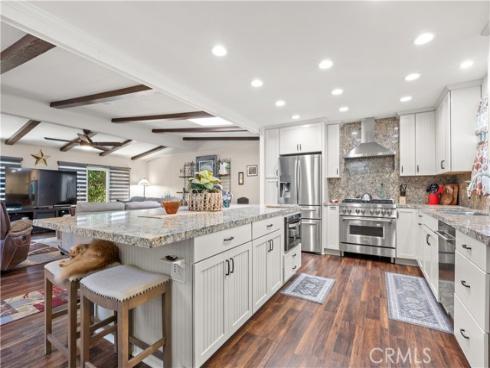 5200 Irvine 353 Boulevard, Irvine, CA