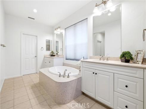 210 Mantle , Irvine, CA
