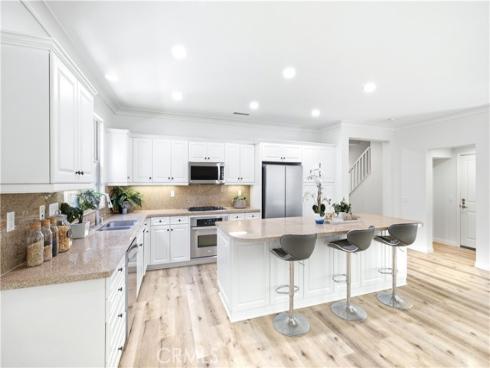 210 Mantle , Irvine, CA