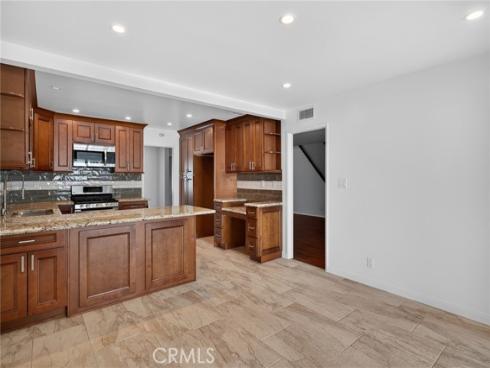 11 Redwood Tree , Irvine, CA