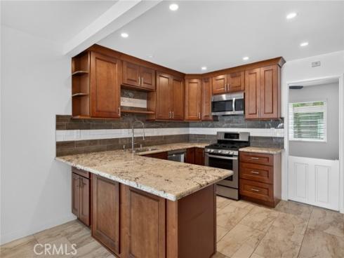11 Redwood Tree , Irvine, CA