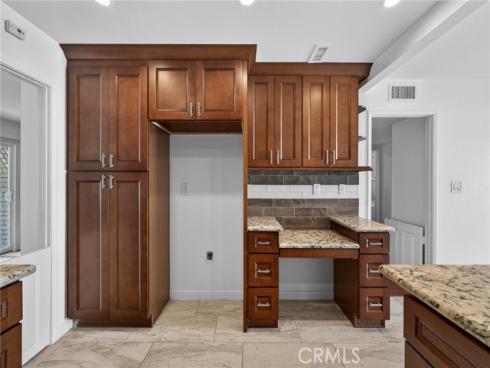 11 Redwood Tree , Irvine, CA
