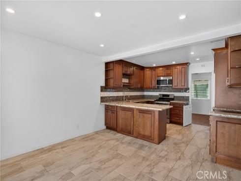 11 Redwood Tree , Irvine, CA