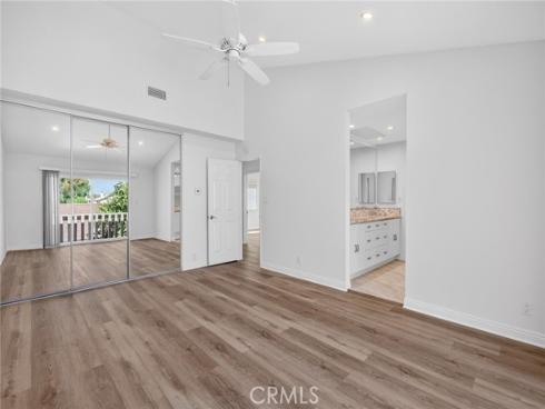 11 Redwood Tree , Irvine, CA